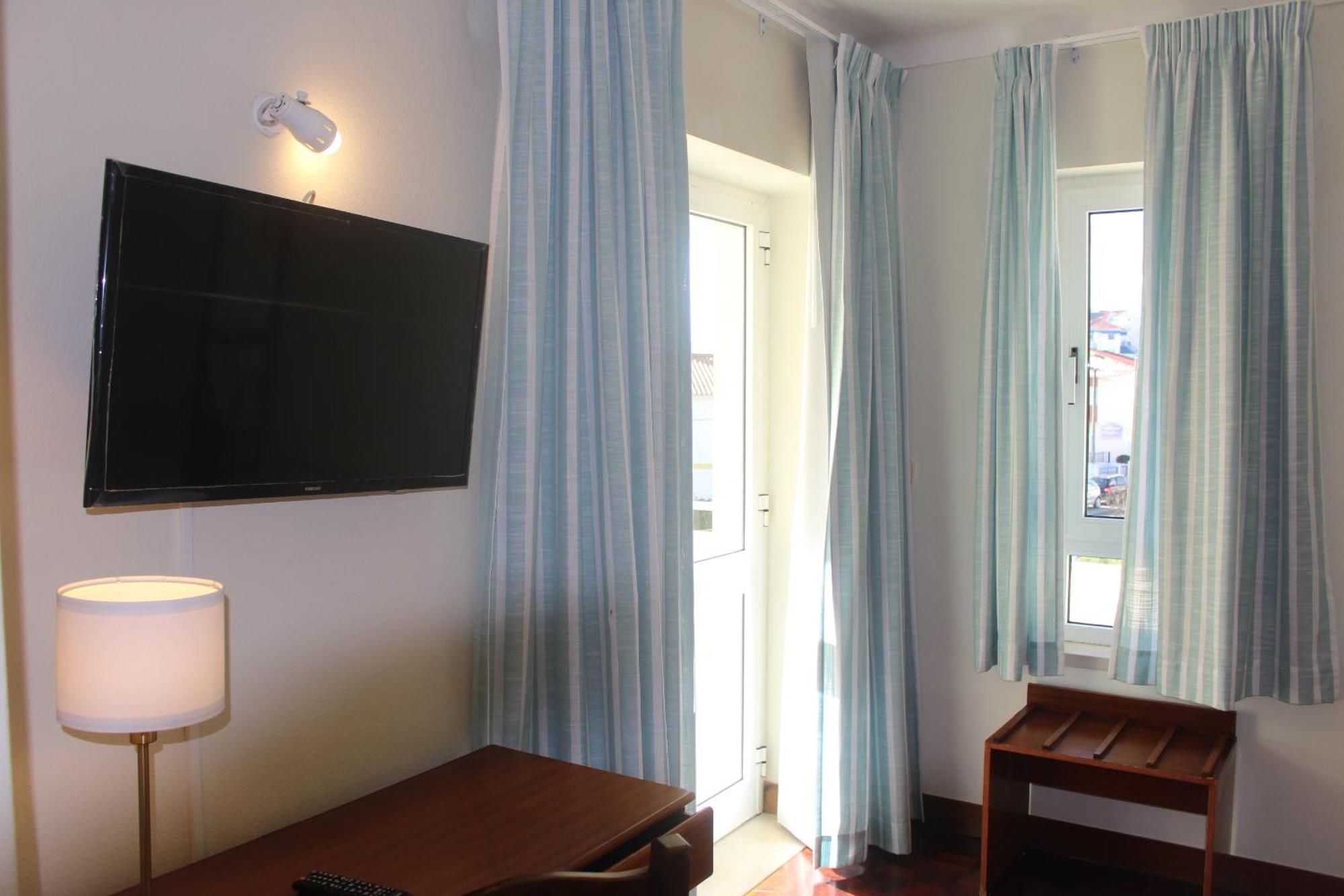 Hotel Santo Antonio Da Baia サン・マルティーニョ・ド・ポルト エクステリア 写真